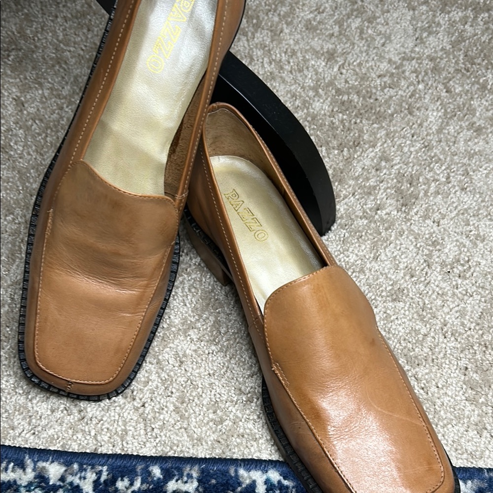 PAZZO Tan Leather Flats